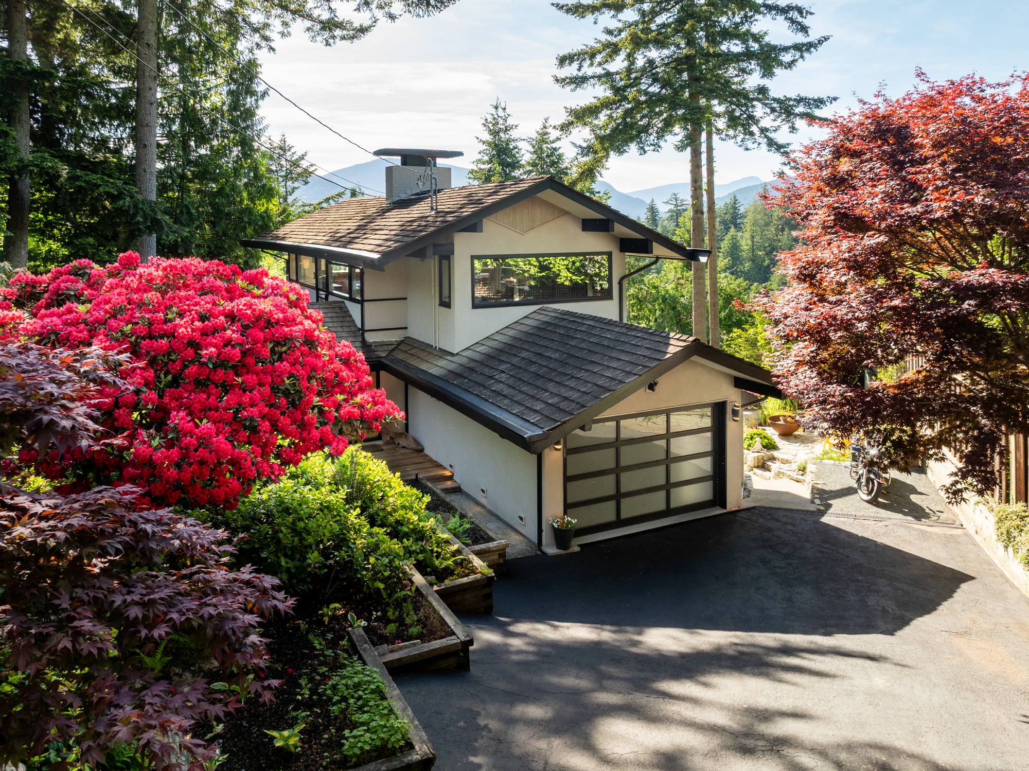 6485 Madrona Crescent